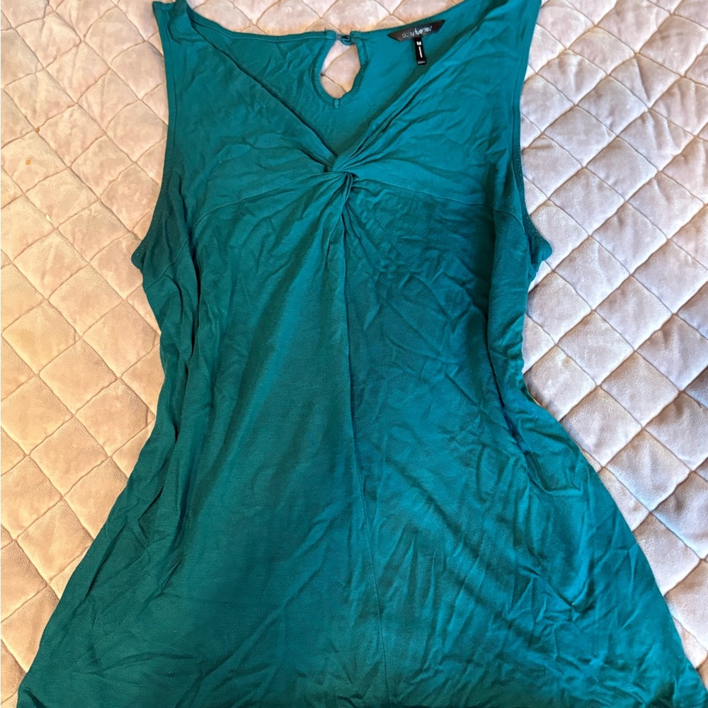 Daisy Fuentes Green Cut Out Relaxed Tank Top